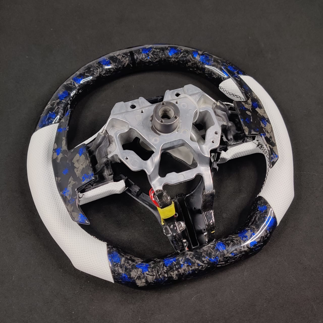 Infiniti Q50 Forged Carbon Fiber LED Steering Wheel – White Leather | Blue Pearl Flake