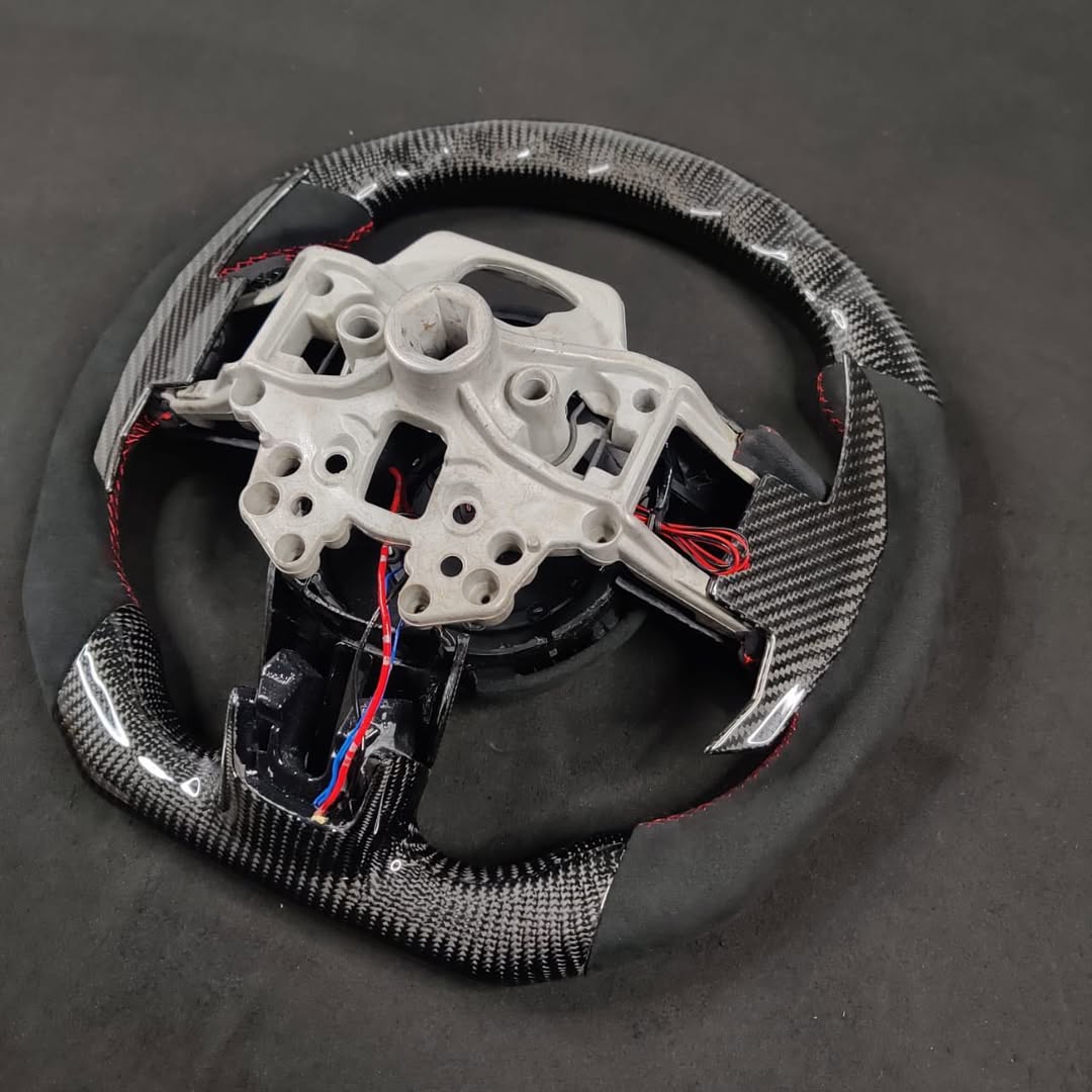2015–2023 Ford Mustang GT Carbon Fiber Steering Wheel