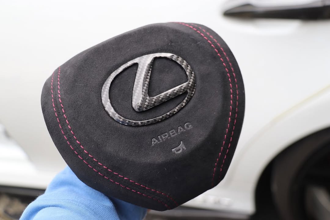 Alcantara Airbag Cover with Carbon Fiber Lexus Logo – Lexus GS